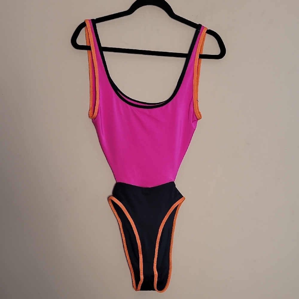 OneOne Cut Out Back One Piece Swimsuit Sz XL